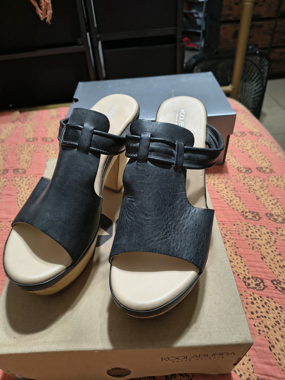Wren Black Leather Open-Toe Platform Mules Size 41. 10